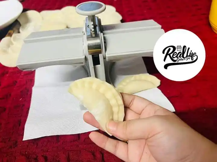 কুলি পিঠা মেকার (Dumpling Maker)