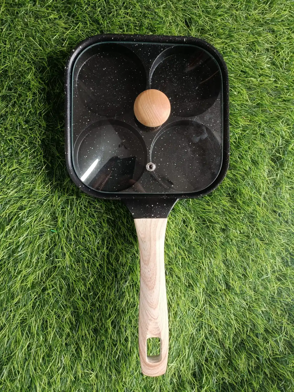 Egg fry pan with lid 4 hole