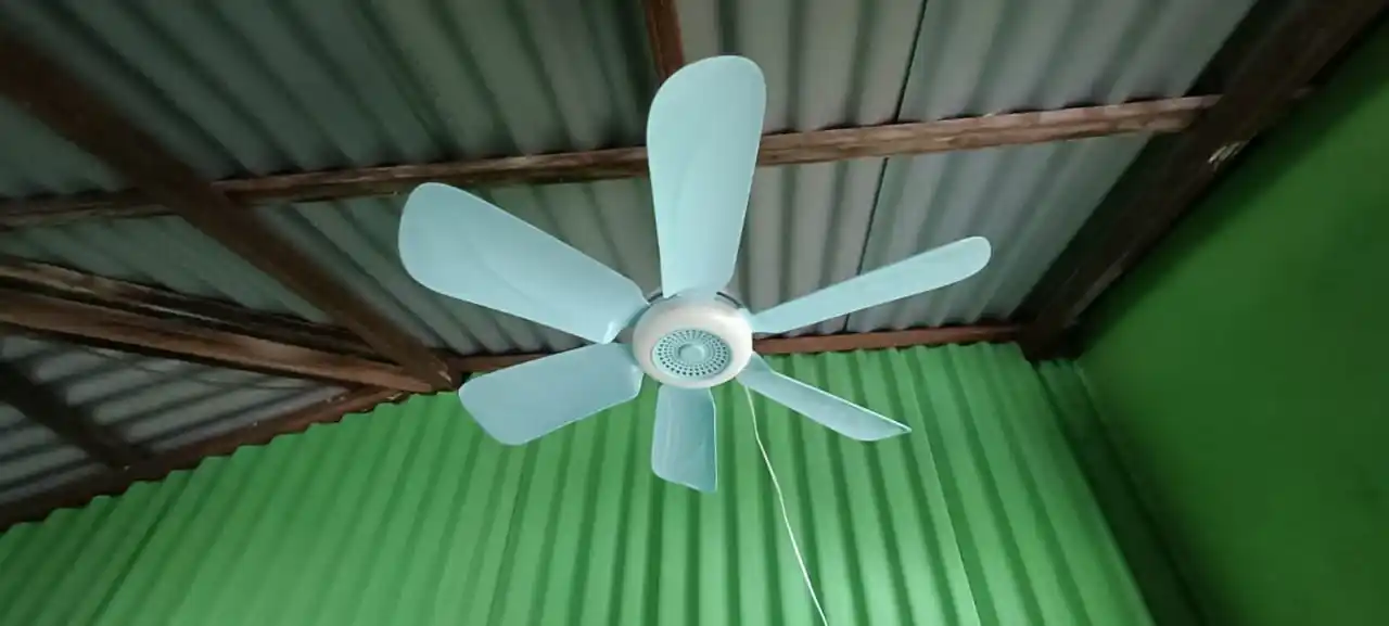 Mini portable ceiling fan 17”